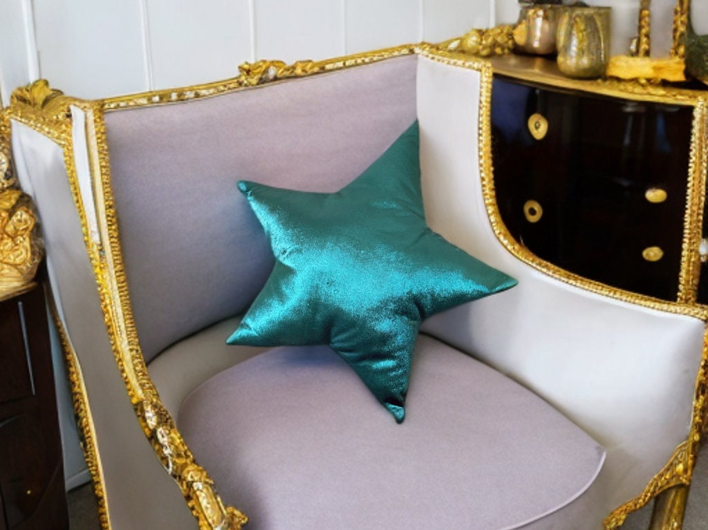 Green Velvet Star Shaped Pillow